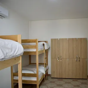 Hostel Me & Tiran